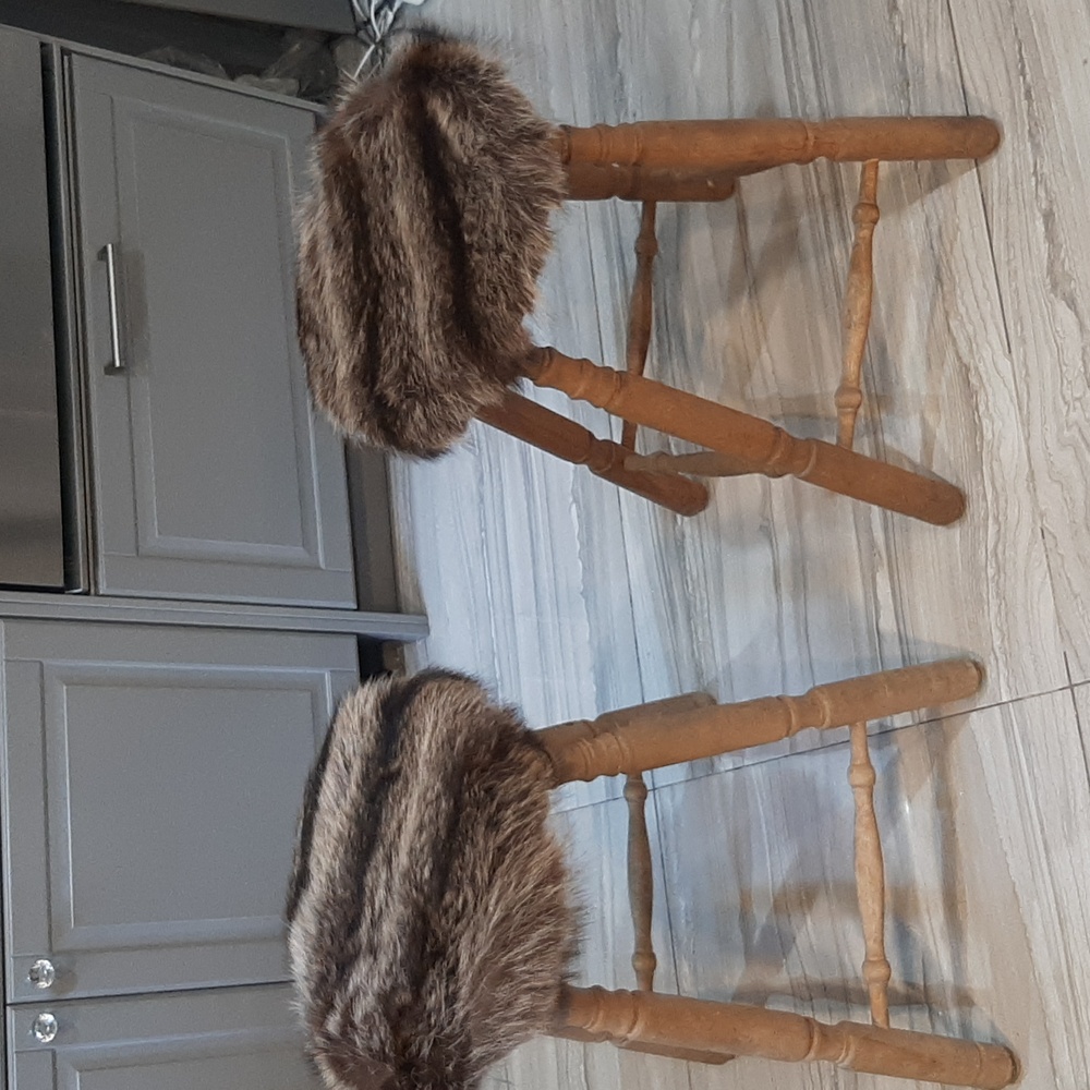 Stools - Picture 2 of 8